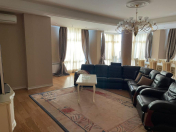 Satılır 4 otaqlı 235 m2 yeni tikili Qış parkı