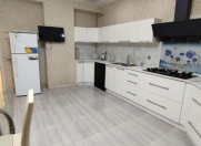 İcarəyə verilir 4 otaqlı 190 m2 yeni tikili 8 Noyabr m.
