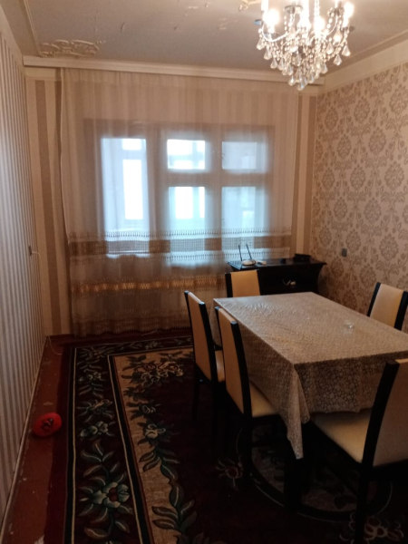 Satılır 4 otaqlı 100 m2 köhnə tikili Xırdalan