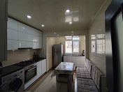 Satılır 4 otaqlı 105 m2 köhnə tikili Şah İsmayıl Xətai m.