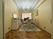 Satılır 4 otaqlı 140 m2 yeni tikili 8 Noyabr m.