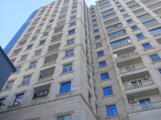 Satılır 4 otaqlı 210 m2 yeni tikili Gənclik m.