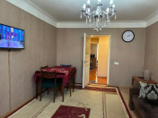 Satılır 3 otaqlı 85 m2 köhnə tikili Elmlər Akademiyası m.