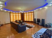 Satılır 4 otaqlı 240 m2 yeni tikili 28 May m.