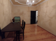 Satılır 2 otaqlı 70 m2 köhnə tikili 6 mkr