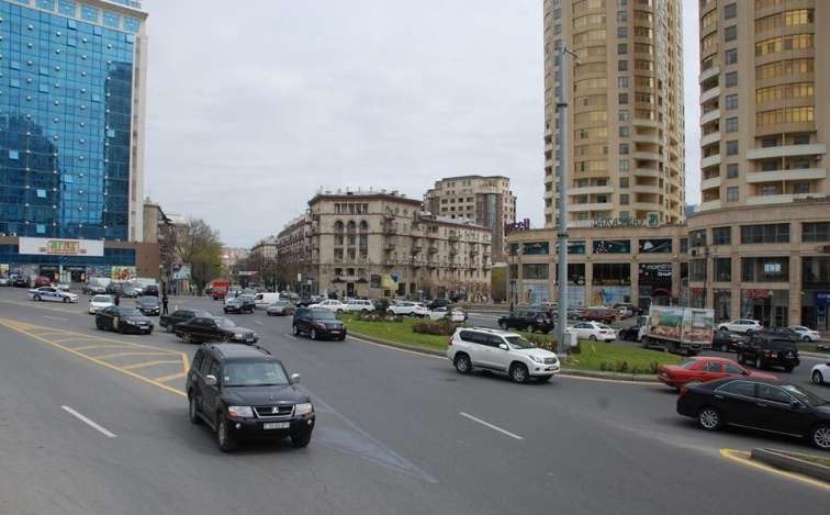 Satılır 3 otaqlı 78 m2 obyekt Nizami m.