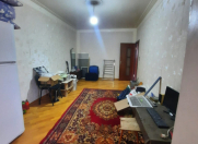 Satılır 3 otaqlı 70 m2 köhnə tikili Əhmədli m.