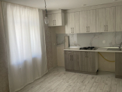 Satılır 2 otaqlı 37 m2 köhnə tikili İnşaatçılar m.
