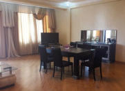 Satılır 3 otaqlı 162 m2 yeni tikili 28 May m.