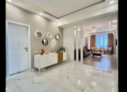 Satılır 3 otaqlı 130 m2 yeni tikili Gənclik m.