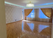 Satılır 4 otaqlı 220 m2 yeni tikili 28 May m.