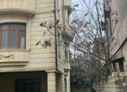 Satılır 10 otaqlı 800 m2 villa Gənclik m.