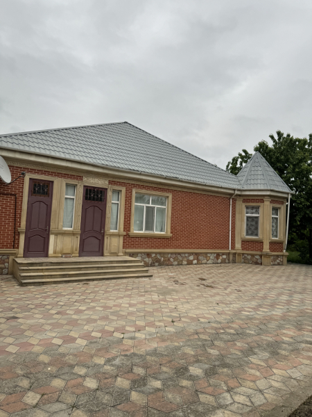Satılır 4 otaqlı 170 m2 villa Quba