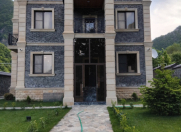 İcarəyə verilir 7 otaqlı 200 m2 həyət evi Qax