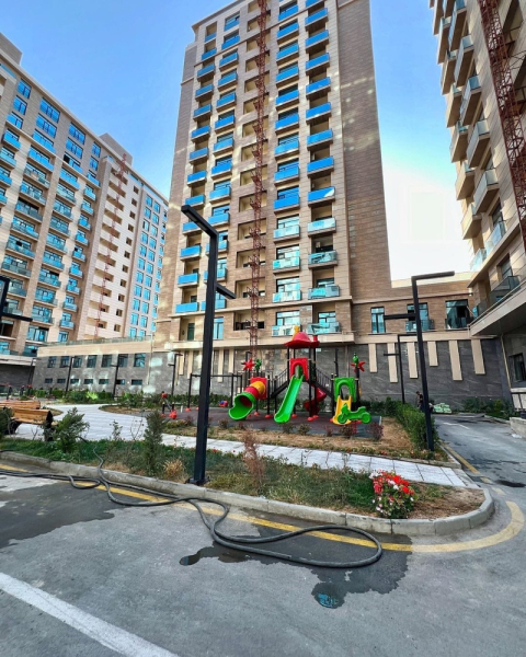 Satılır 3 otaqlı 88 m2 yeni tikili Nizami m.