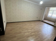 Satılır 2 otaqlı 70 m2 köhnə tikili Nizami m.