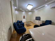 Satılır 4 otaqlı 135 m2 yeni tikili İnşaatçılar m.