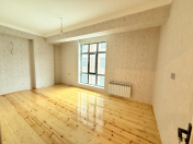 Satılır 2 otaqlı 80 m2 yeni tikili Qara Qarayev m.