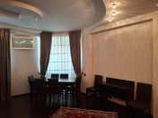 Satılır 4 otaqlı 160 m2 yeni tikili İnşaatçılar m.