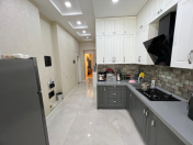 Satılır 3 otaqlı 90 m2 köhnə tikili Elmlər Akademiyası m.
