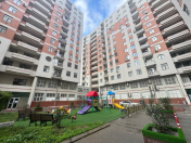 Satılır 4 otaqlı 240 m2 yeni tikili 8 Noyabr m.