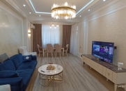Satılır 4 otaqlı 132 m2 yeni tikili İnşaatçılar m.