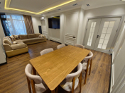 Satılır 3 otaqlı 148 m2 yeni tikili Yasamal r.