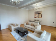 İcarəyə verilir 3 otaqlı 130 m2 yeni tikili 8 Noyabr m.