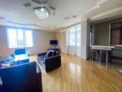 İcarəyə verilir 2 otaqlı 90 m2 yeni tikili Nizami m.