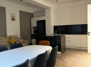 İcarəyə verilir 3 otaqlı 100 m2 yeni tikili 8 Noyabr m.