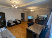 Satılır 4 otaqlı 90 m2 köhnə tikili Neftçilər m.