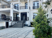 Satılır 7 otaqlı 550 m2 həyət evi Badamdar