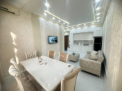 İcarəyə verilir 2 otaqlı 65 m2 yeni tikili 28 May m.