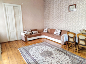 İcarəyə verilir 3 otaqlı 96 m2 köhnə tikili Axundov bağı