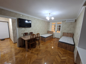 İcarəyə verilir 1 otaqlı 45 m2 köhnə tikili Gənclik m.