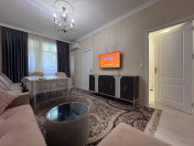 Satılır 2 otaqlı 55 m2 köhnə tikili Zərifə Əliyeva adına park