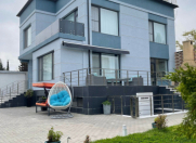 Satılır 5 otaqlı 410 m2 bağ evi Novxanı