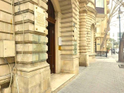 Satılır 4 otaqlı 130 m2 köhnə tikili Səbail r.