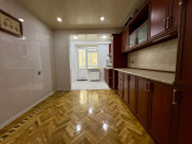 Satılır 4 otaqlı 110 m2 köhnə tikili Elmlər Akademiyası m.