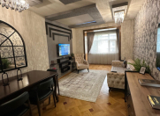 Satılır 2 otaqlı 70 m2 köhnə tikili Neftçilər m.