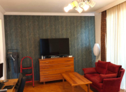 Satılır 1 otaqlı 40 m2 köhnə tikili Şah İsmayıl Xətai m.