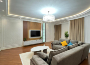 Satılır 4 otaqlı 180 m2 yeni tikili Şah İsmayıl Xətai m.