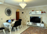 Satılır 2 otaqlı 60 m2 köhnə tikili Səbail r.