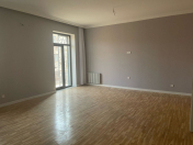 Satılır 4 otaqlı 168 m2 köhnə tikili 28 May m.