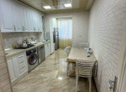 Satılır 3 otaqlı 90 m2 köhnə tikili Xəzər Universiteti