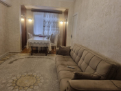 Satılır 3 otaqlı 75 m2 köhnə tikili Azadlıq prospekti m.