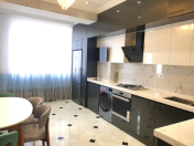 İcarəyə verilir 3 otaqlı 145 m2 yeni tikili Gənclik m.