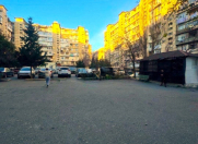 Satılır 4 otaqlı 100 m2 köhnə tikili İnşaatçılar m.