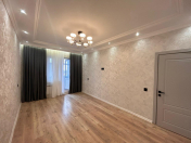 Satılır 3 otaqlı 80 m2 köhnə tikili Xalqlar Dostluğu m.