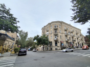 Satılır 4 otaqlı 117 m2 köhnə tikili İçəri Şəhər m.